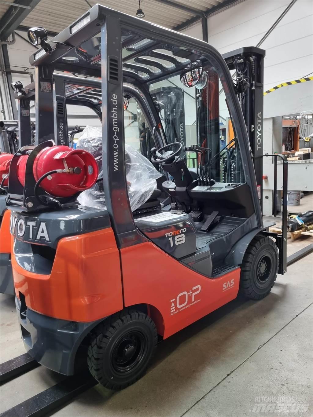 Toyota 02-8FGF18 Камиони с АГУ