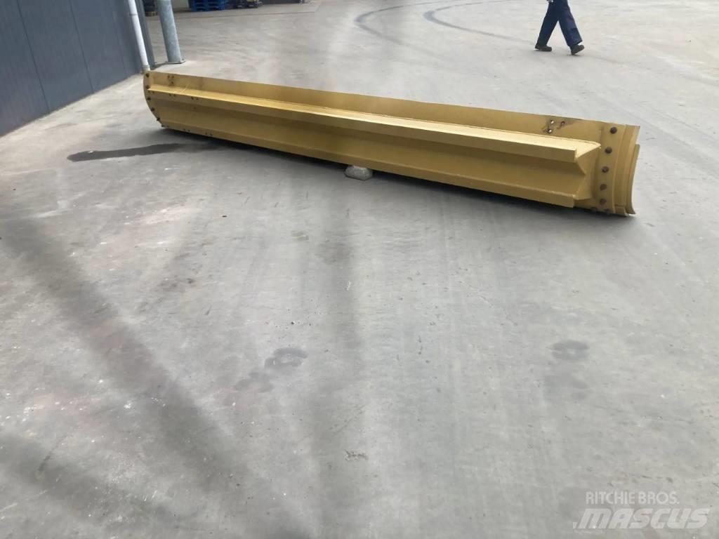 CAT 160M2 Moldboard Остриета