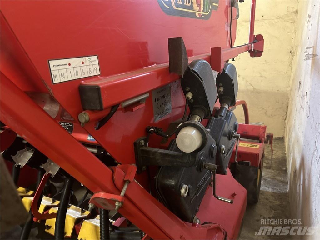 Väderstad Rapid400C Редосеялки