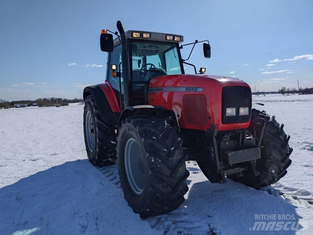 MasseyFergyson 8240 Трактори