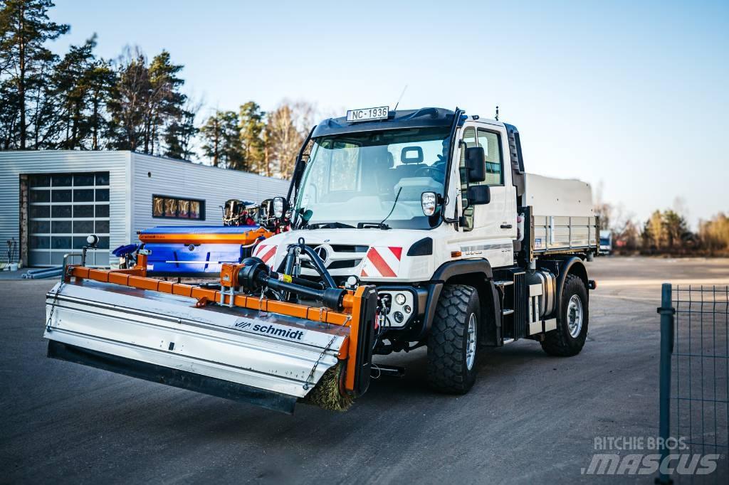 Unimog U 318 Камиони за почистване