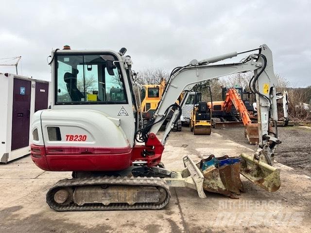 Takeuchi TB 230 Мини екскаватори < 7 т