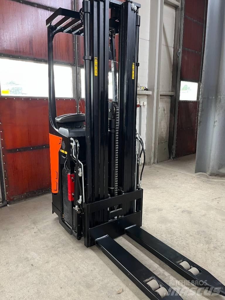 Rocla SST 16 AC Самоходни товарачи