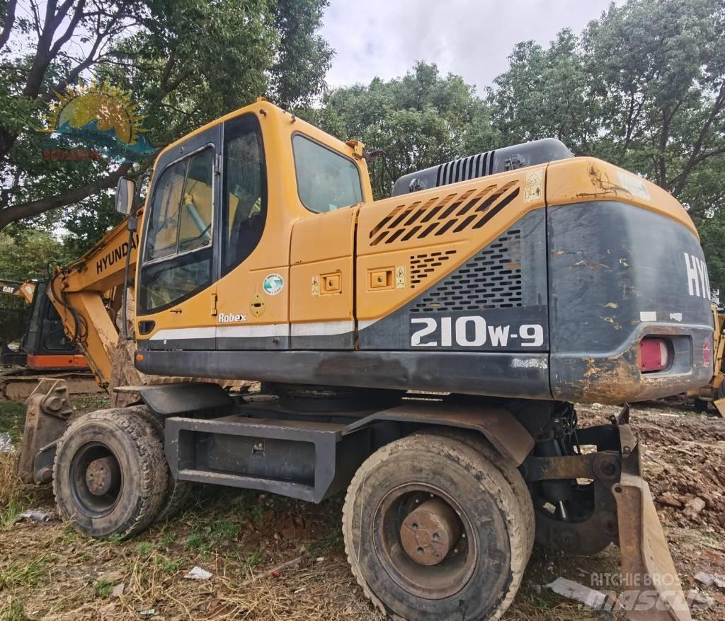 Hyundai R210W-9 Колесни екскаватори