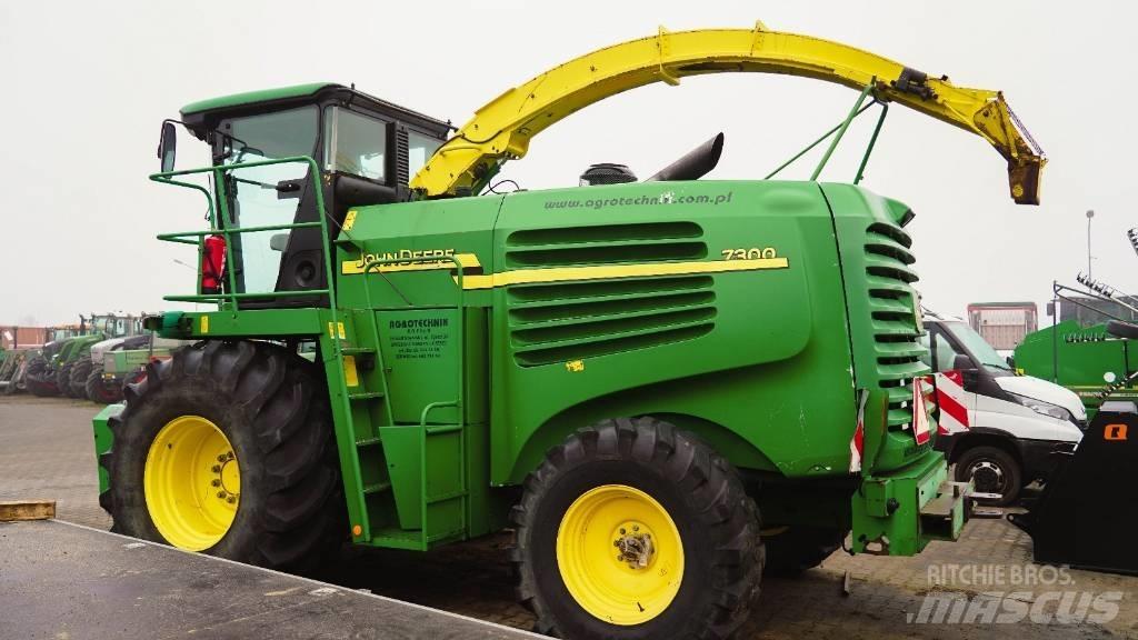 John Deere 7300 Самоходни фуражири