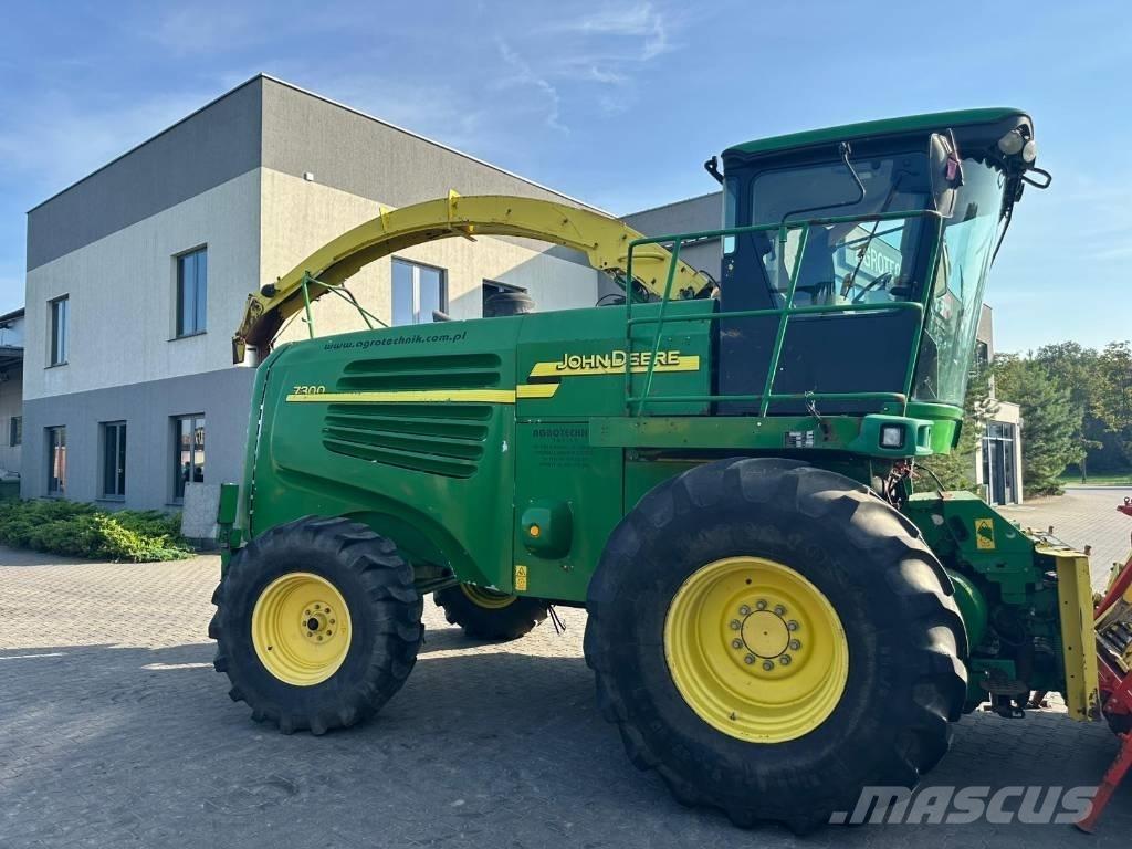 John Deere 7300 Самоходни фуражири