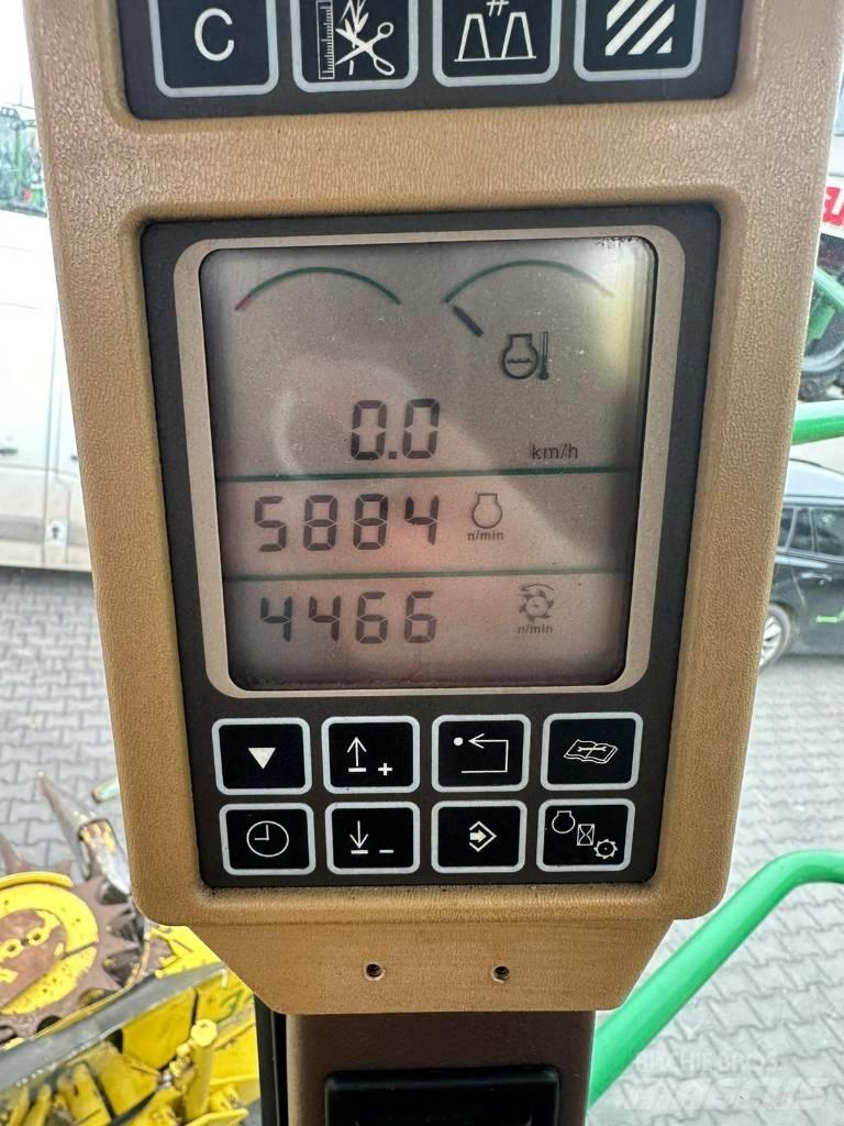 John Deere 7300 Самоходни фуражири