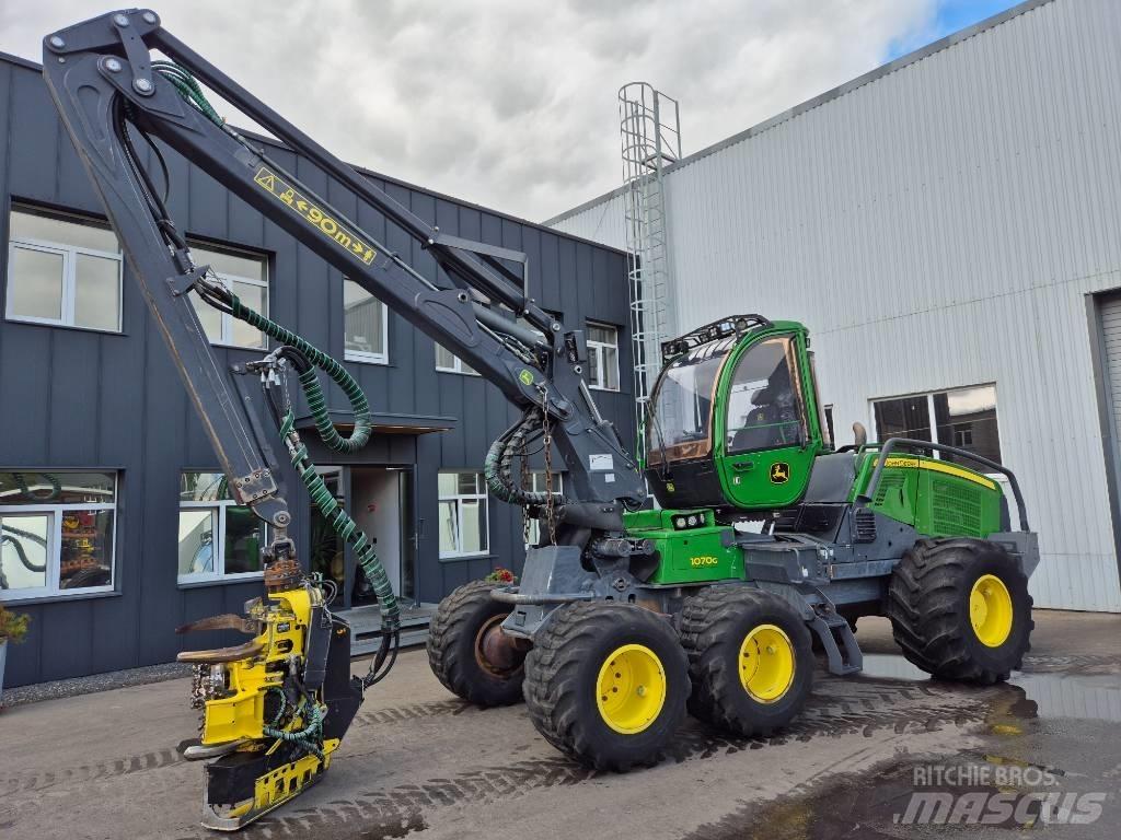 John Deere 1070 G Харвестери