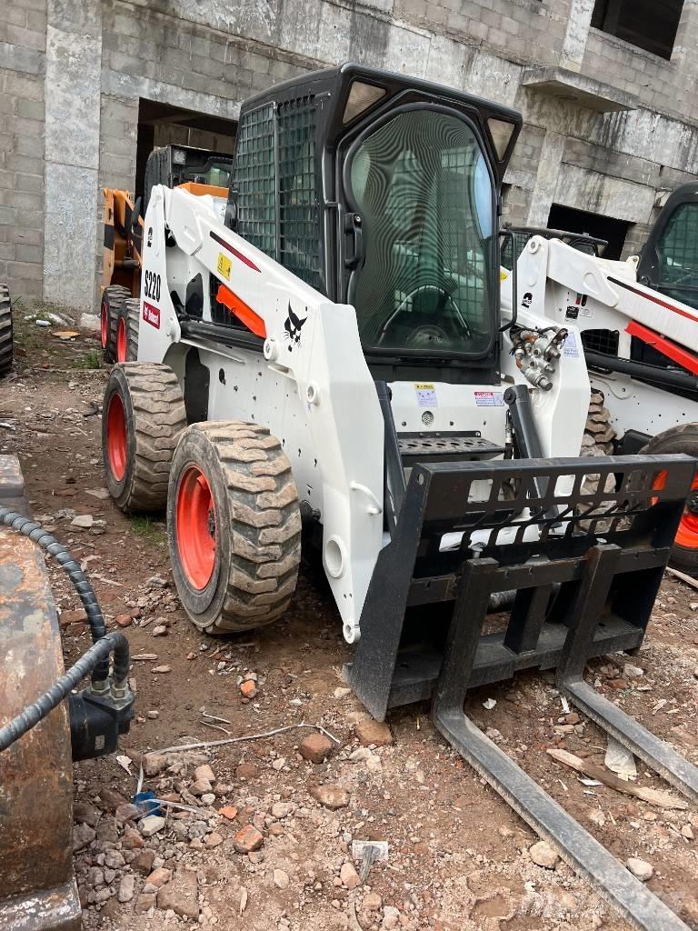 Bobcat S220 Мини товарачи
