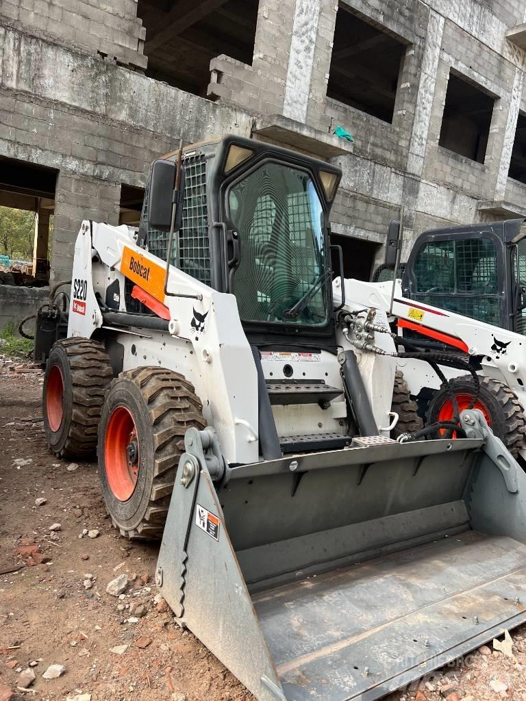 Bobcat S220 Мини товарачи
