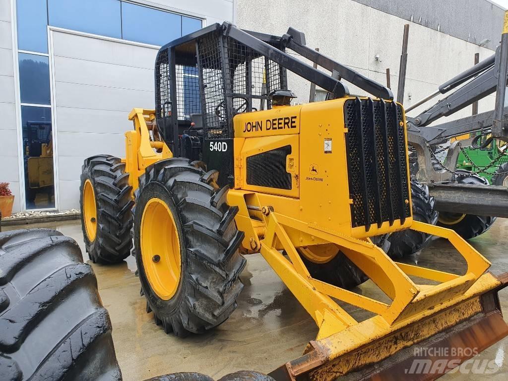 John Deere 540 D Скидери
