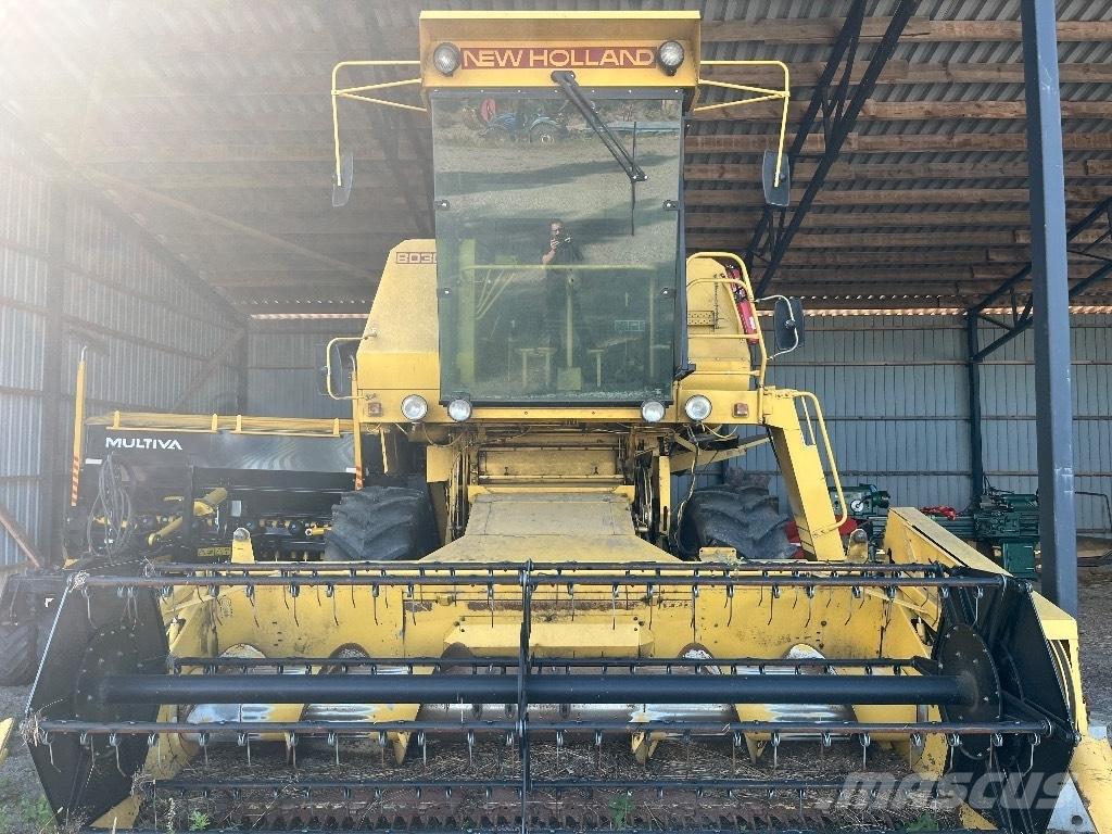New Holland 8030 Комбайни