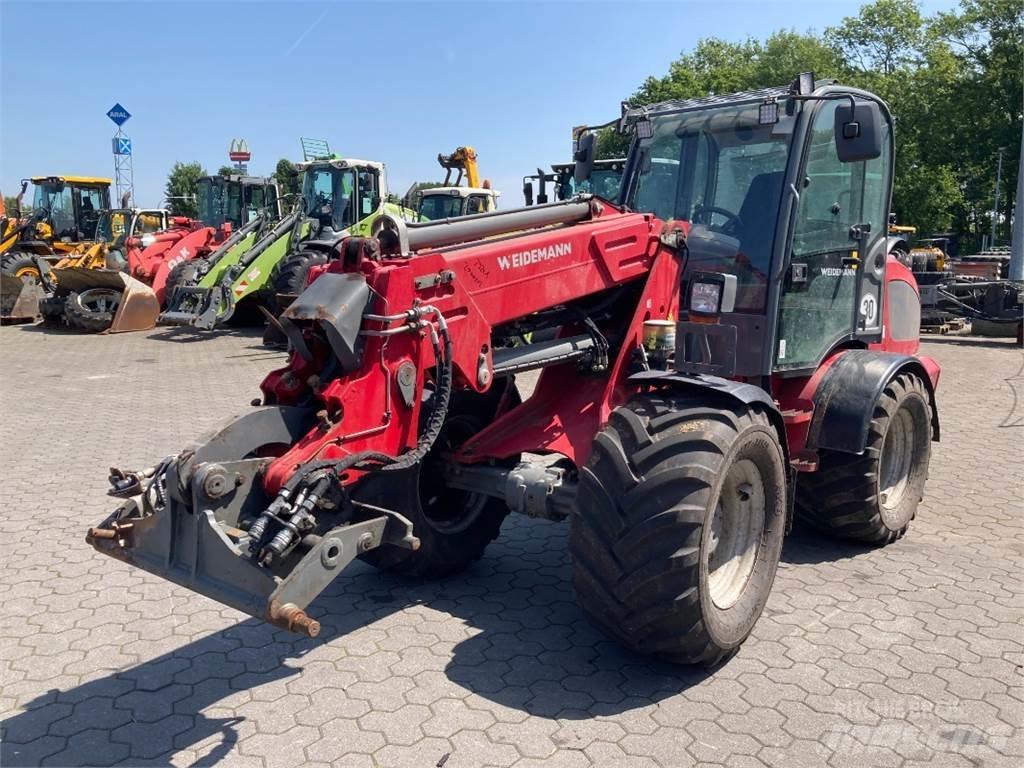 Weidemann 3080 T Товарач със заден ексватор