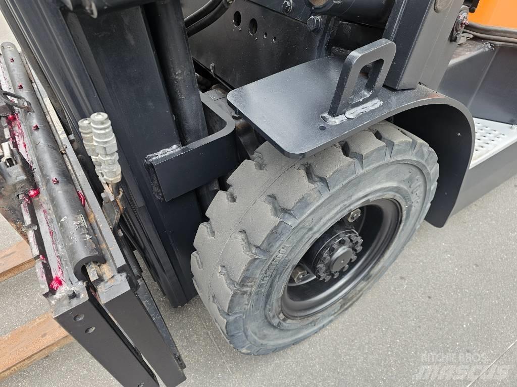 Doosan D 25 G Дизелови камиони