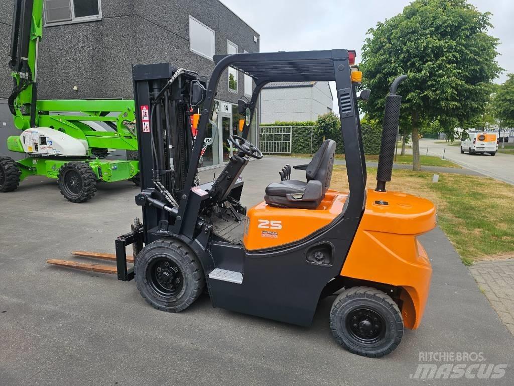 Doosan D 25 G Дизелови камиони
