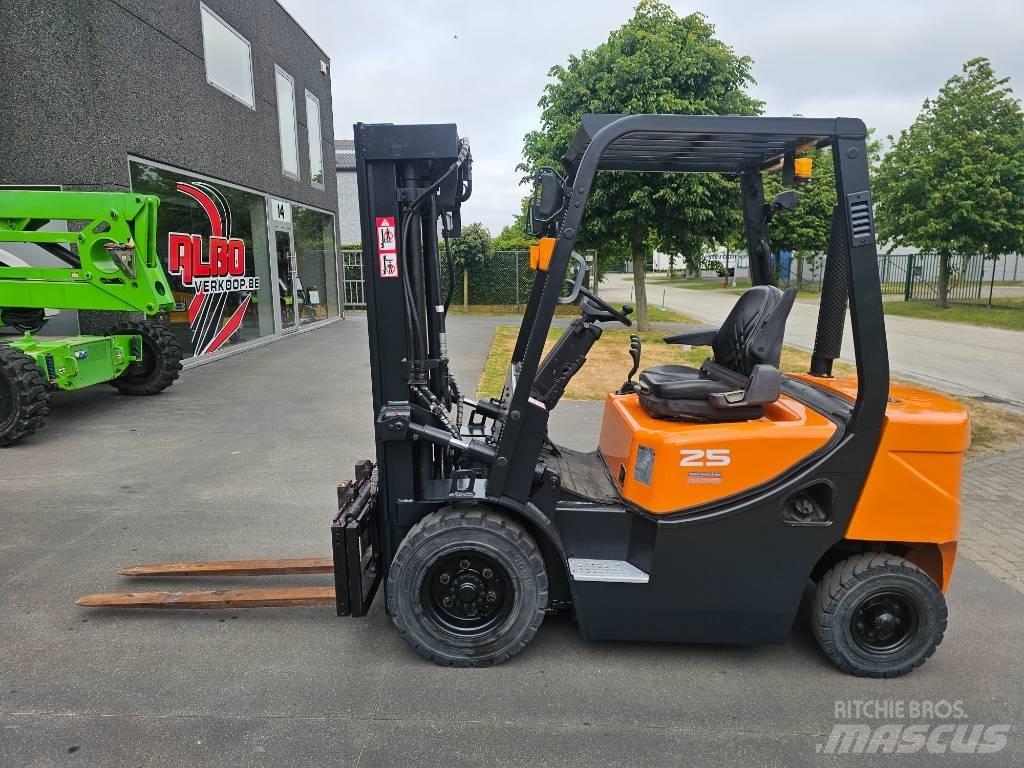 Doosan D 25 G Дизелови камиони