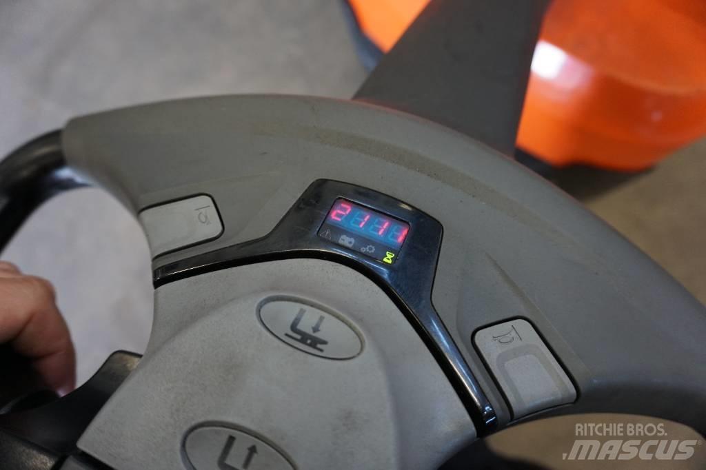 Toyota SWE080L Колички високоповдигачи с теглич