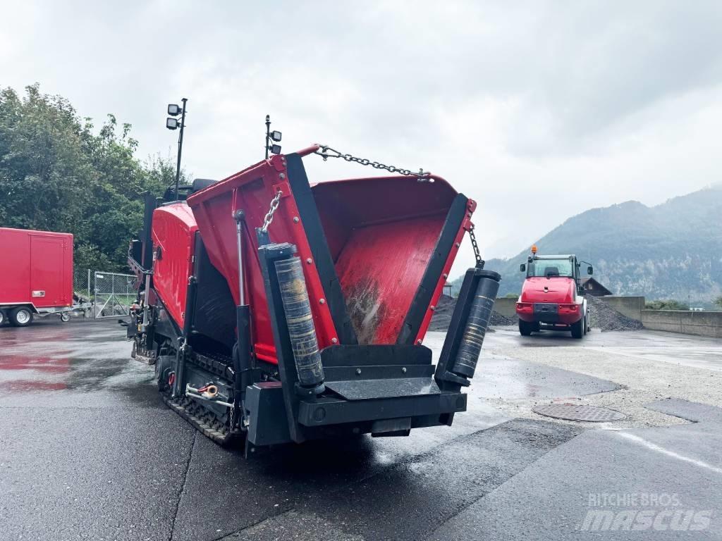 Bomag BF200C-2 Машини за асфалт