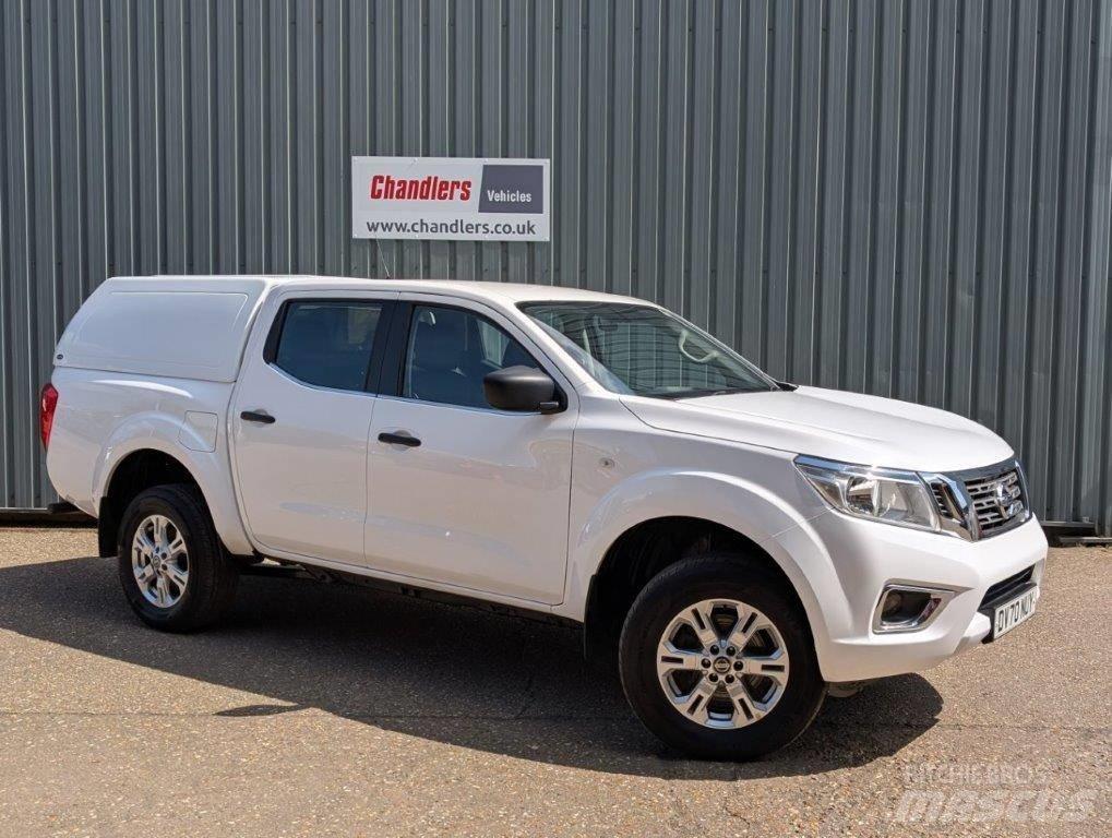 Nissan Navara Пикапи