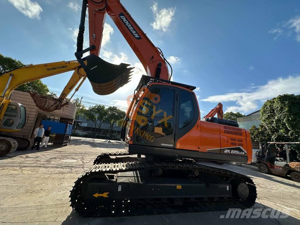 Doosan DX 225 LCA Верижен екскаватор