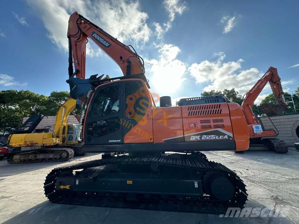 Doosan DX 225 LCA Верижен екскаватор