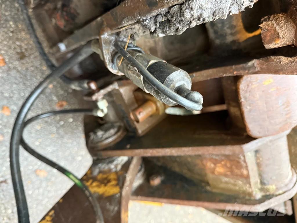 CAT 928F Колесни товарачи