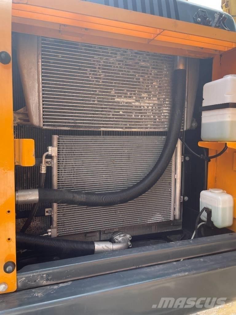 Hyundai 220LC-9S Верижен екскаватор