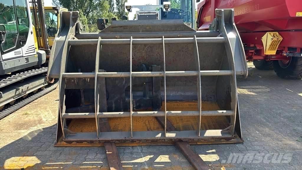 Sennebogen 355 Телескопични товарачи