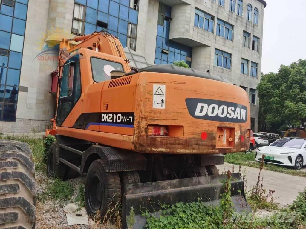 Doosan DH 210 W-7 Колесни екскаватори