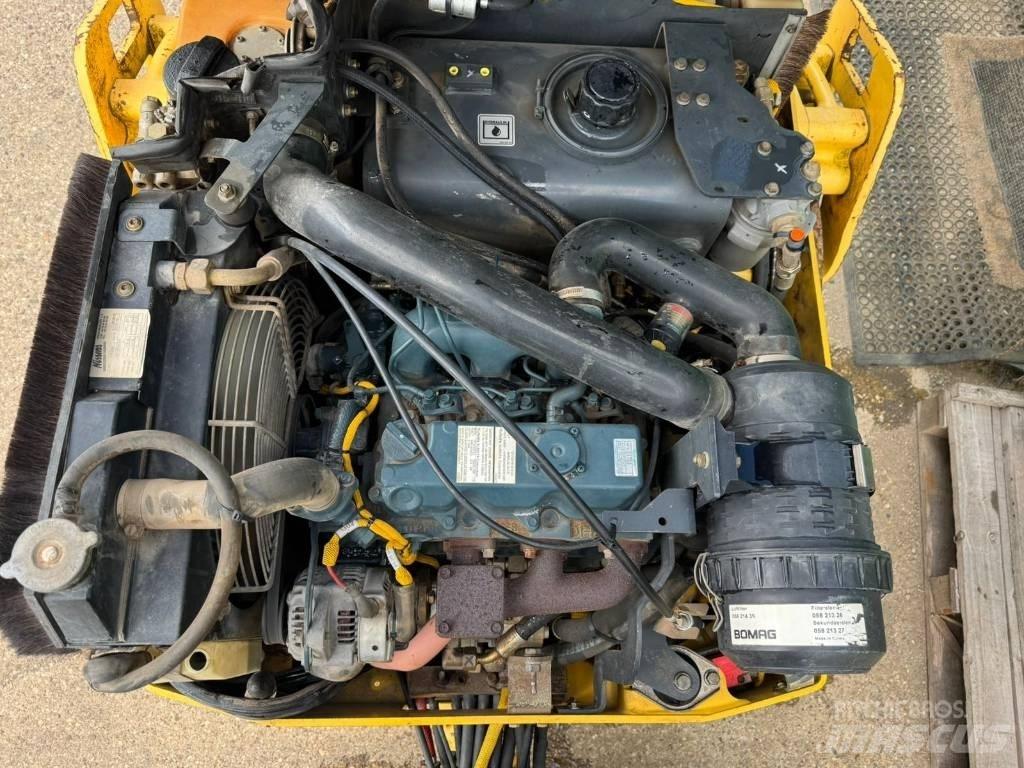 Bomag BW 120 AD-4 Двойни барабанни ролки
