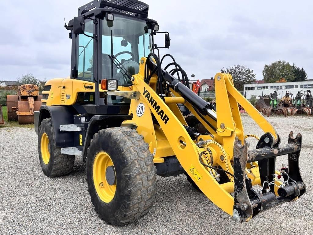 Yanmar V 120 Колесни товарачи