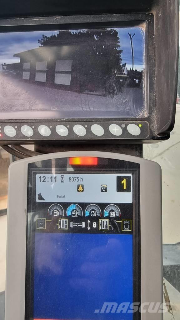 CAT MH 3022 Оператори на отпадъци/индустрия
