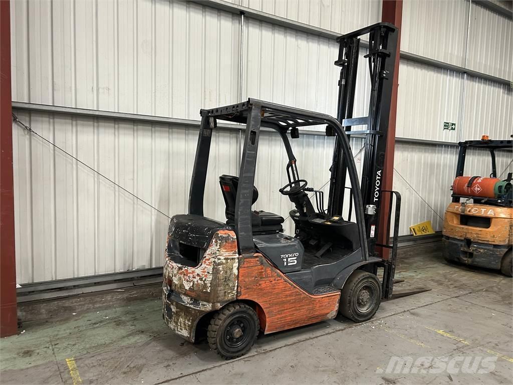 Toyota 02-8FDF15 Дизелови камиони