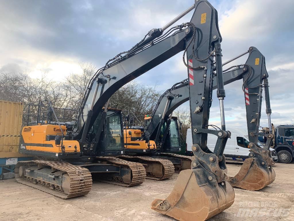 Hyundai HX220A L Верижен екскаватор
