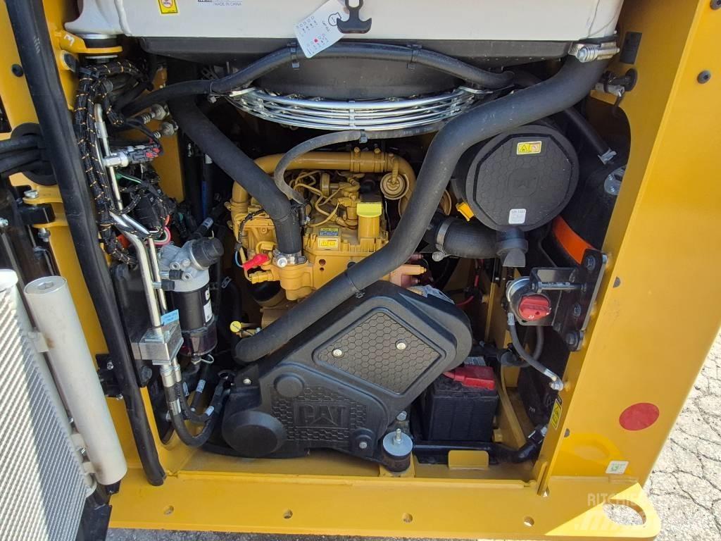 CAT 255 Мини товарачи
