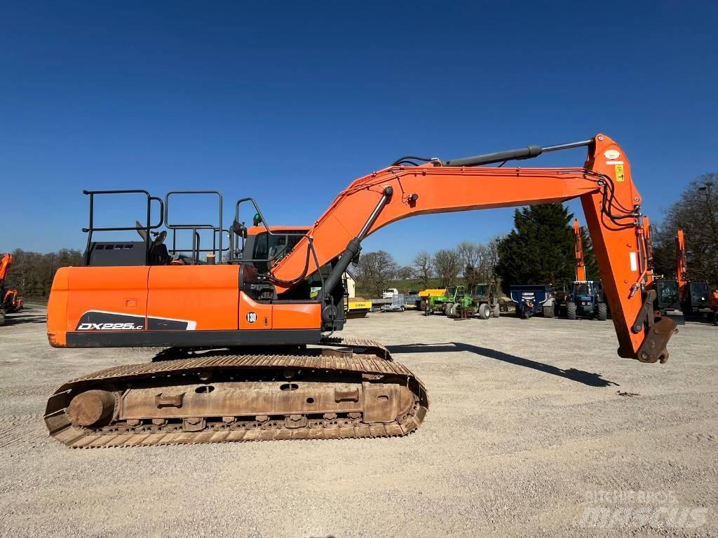 Doosan DX 225 Верижен екскаватор