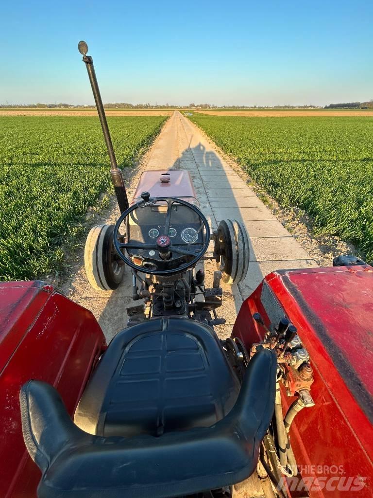 Massey Ferguson 240 Трактори