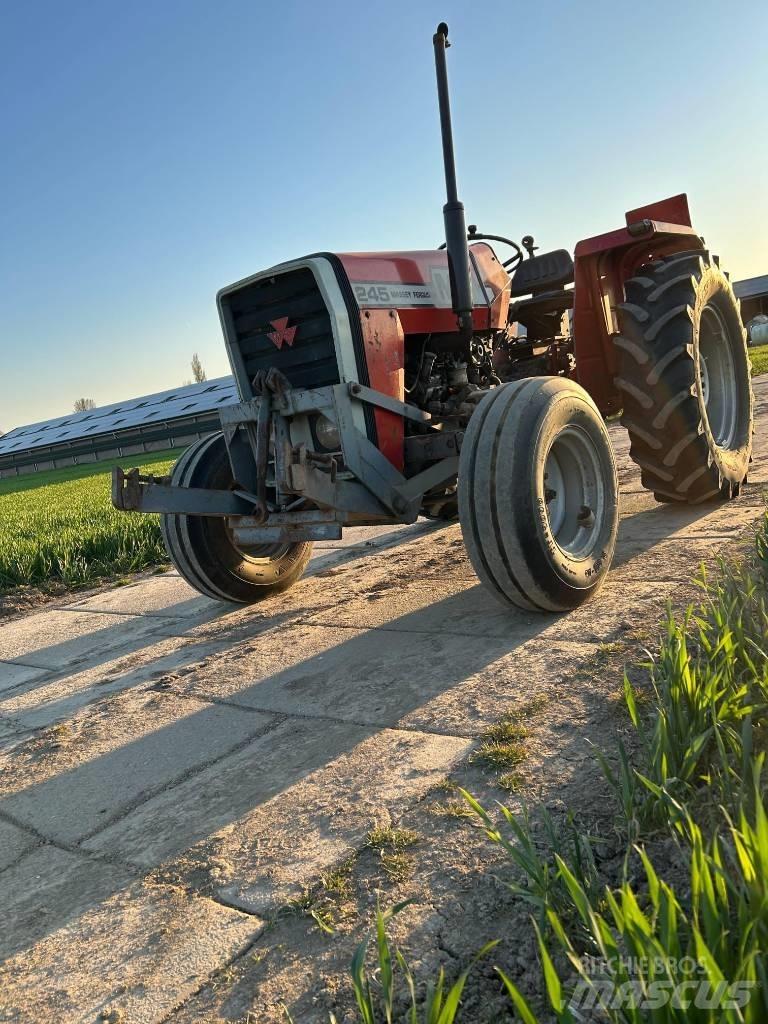 Massey Ferguson 240 Трактори