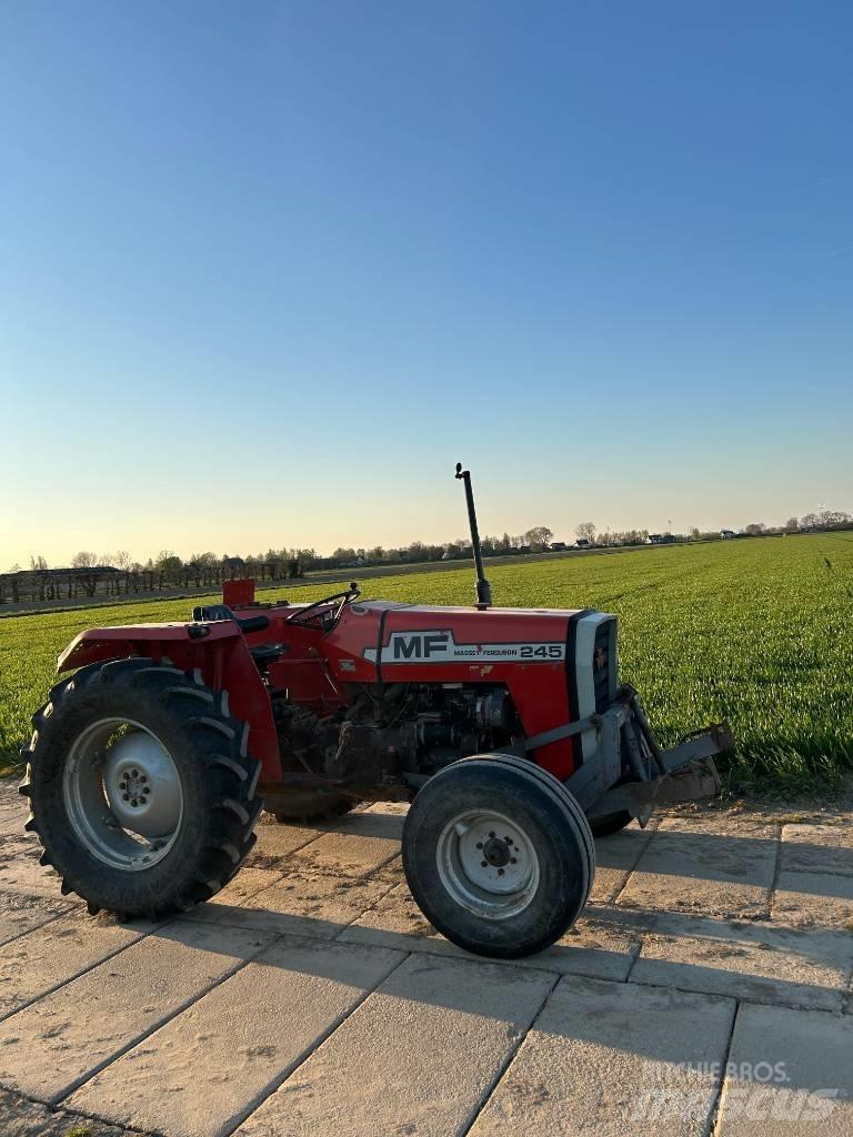 Massey Ferguson 240 Трактори