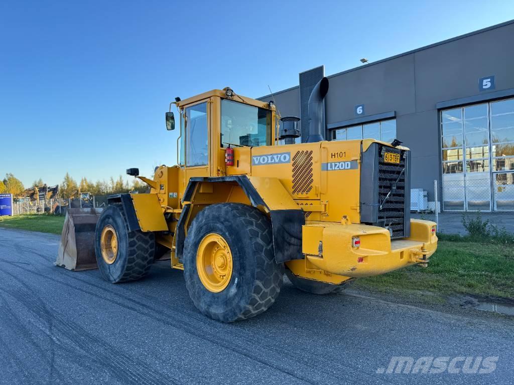 Volvo L 120 D Колесни товарачи
