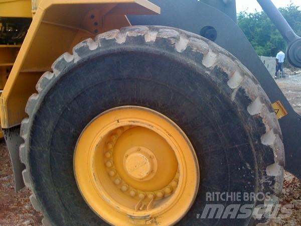 Volvo L180 Колесни товарачи