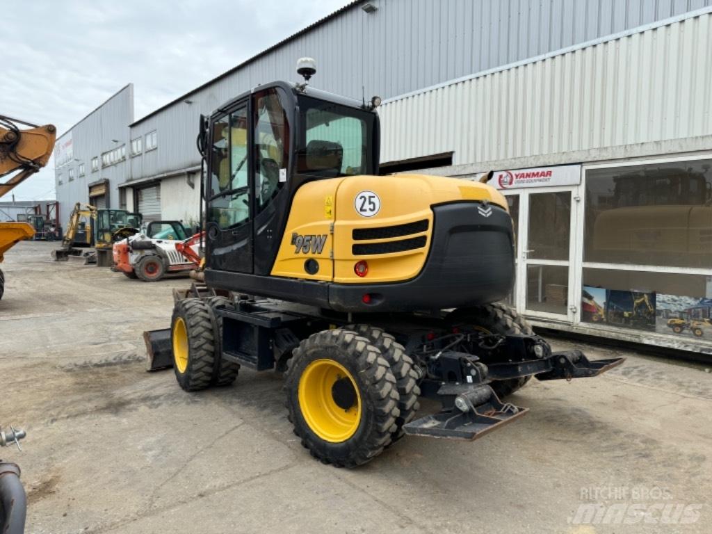 Yanmar B95W (40744) Колесни екскаватори