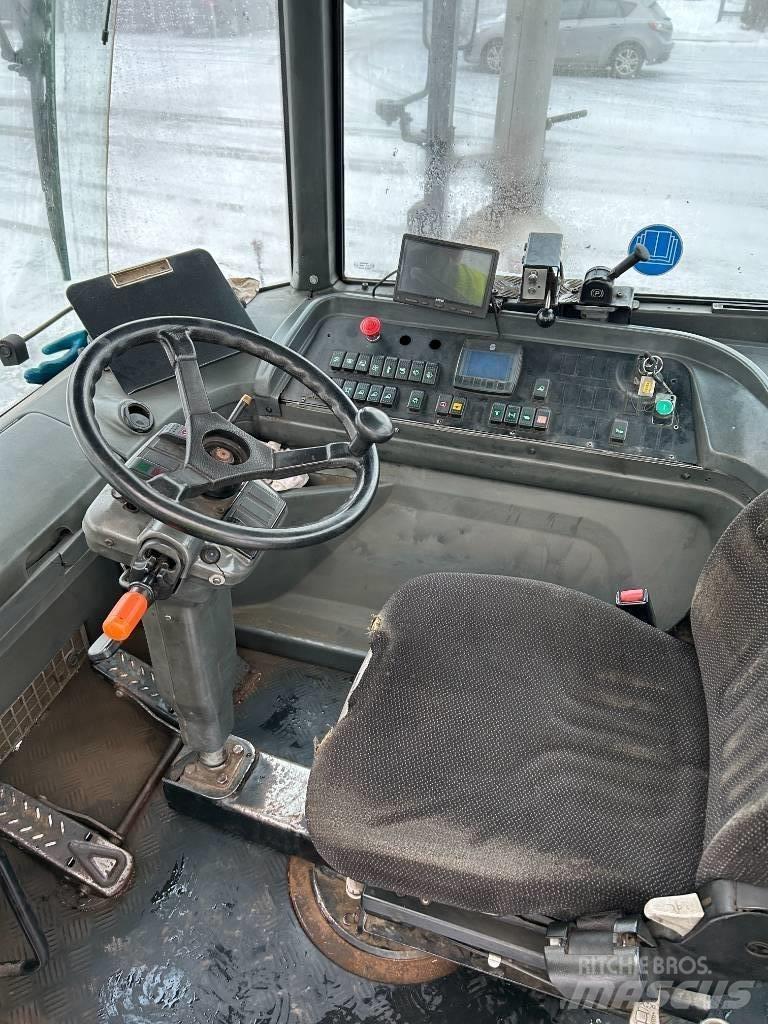 Kalmar TR618i Терминални трактори
