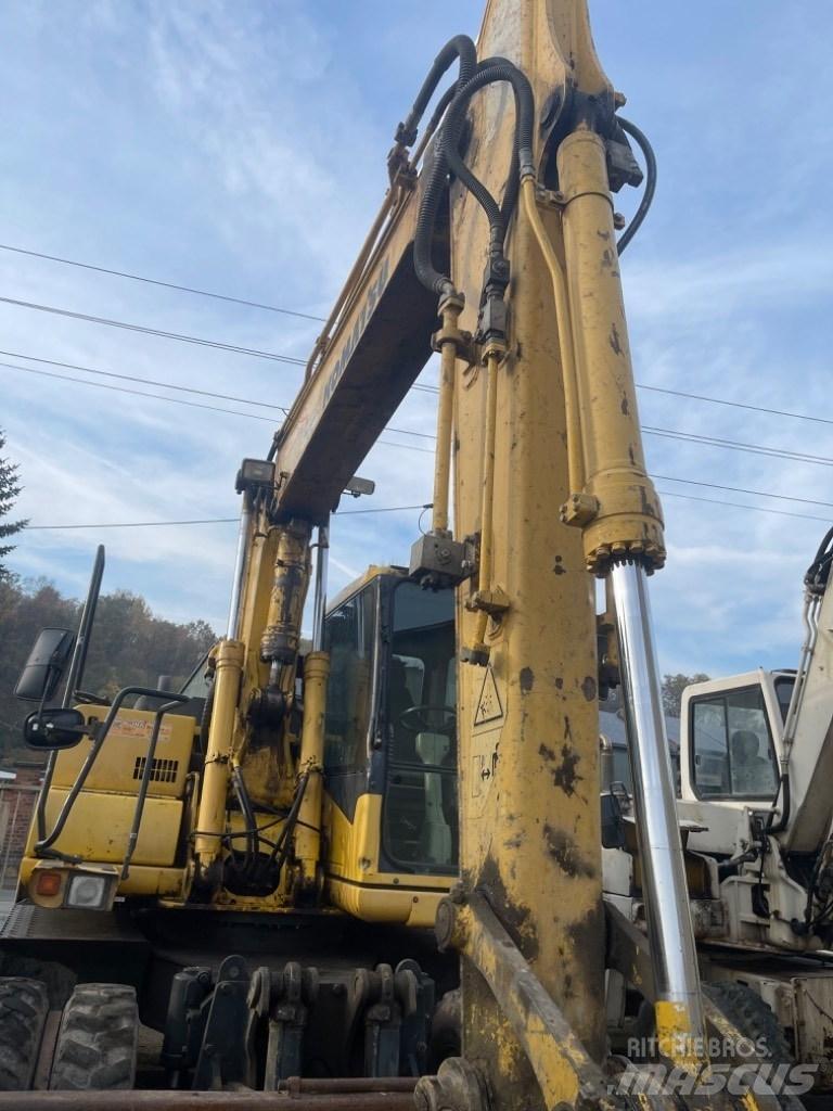 Komatsu PW 130-7K Колесни екскаватори