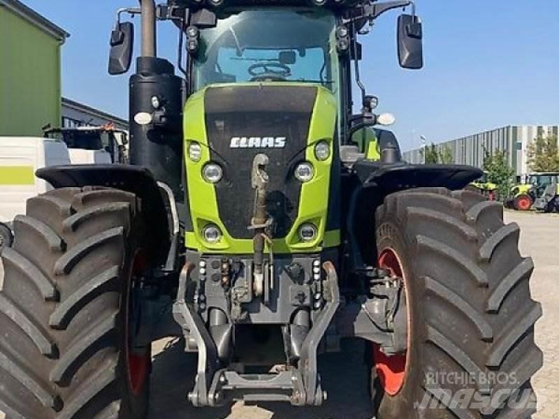 CLAAS Axion 930 Трактори