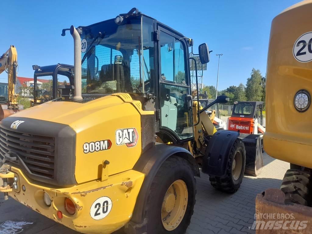 CAT 908M Колесни товарачи