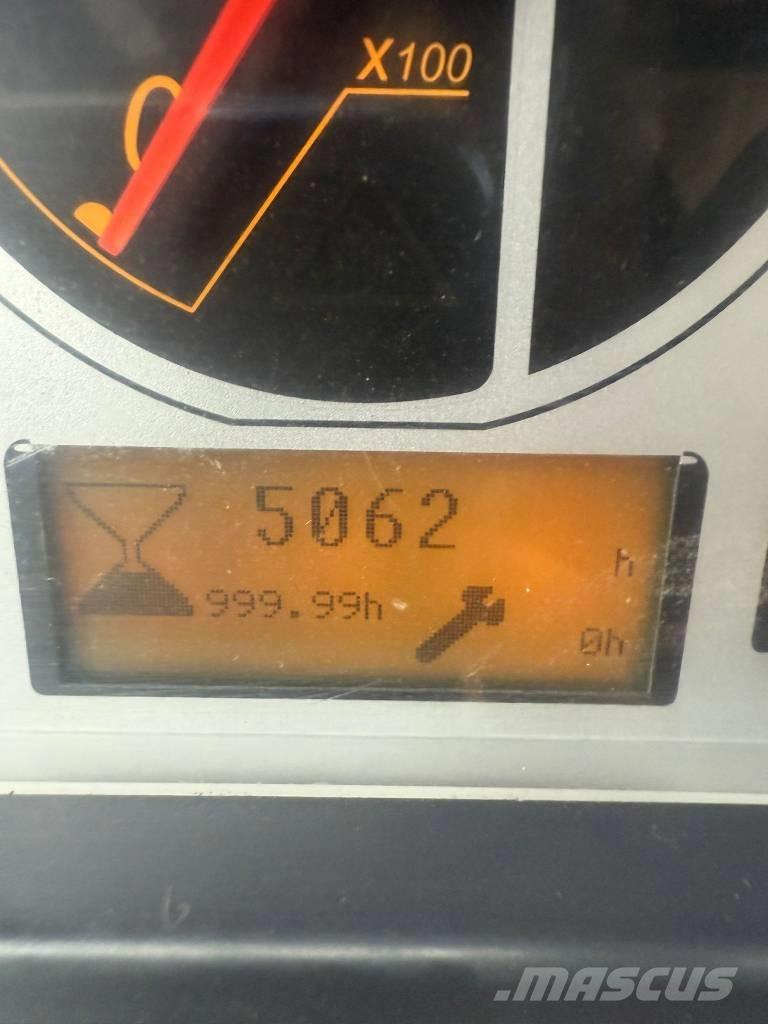 Manitou MT 1436 R Телескопични товарачи