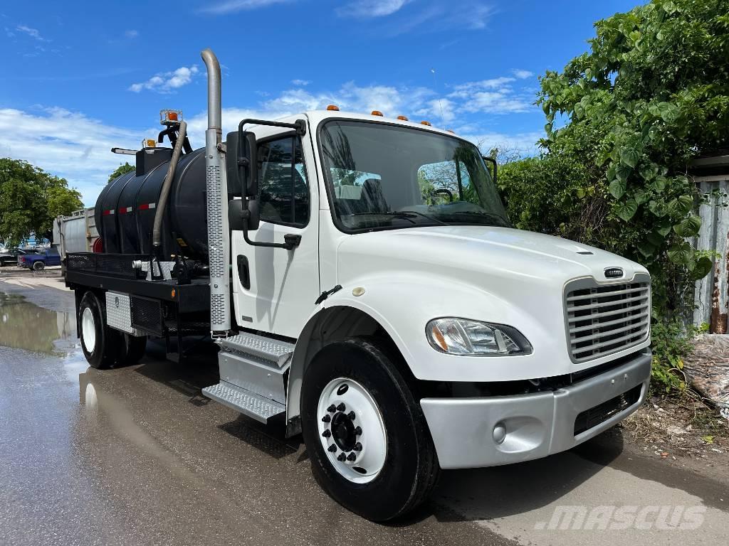 Freightliner M2 Комби / вакуум камиони
