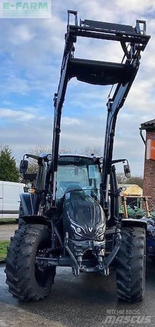 Valtra g135a Трактори