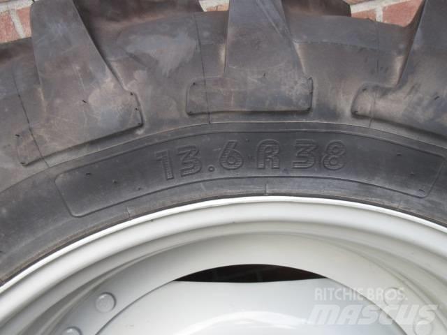 Michelin 13.6/38 Колелета/Гуми